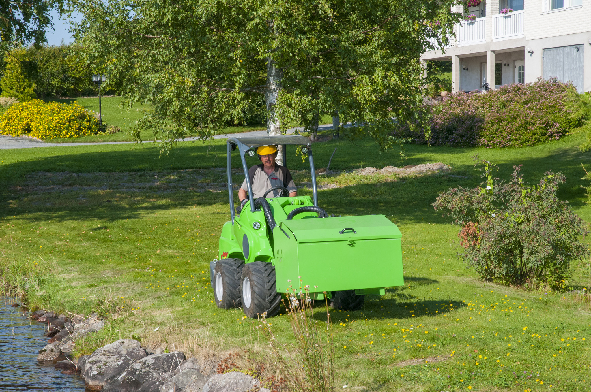 Avant Site Toolbox keeps your tools safe on a job site