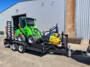 Avant 645i Mini Loader with GT Cab Trailer