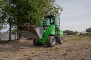 Avant eSeries electric loader