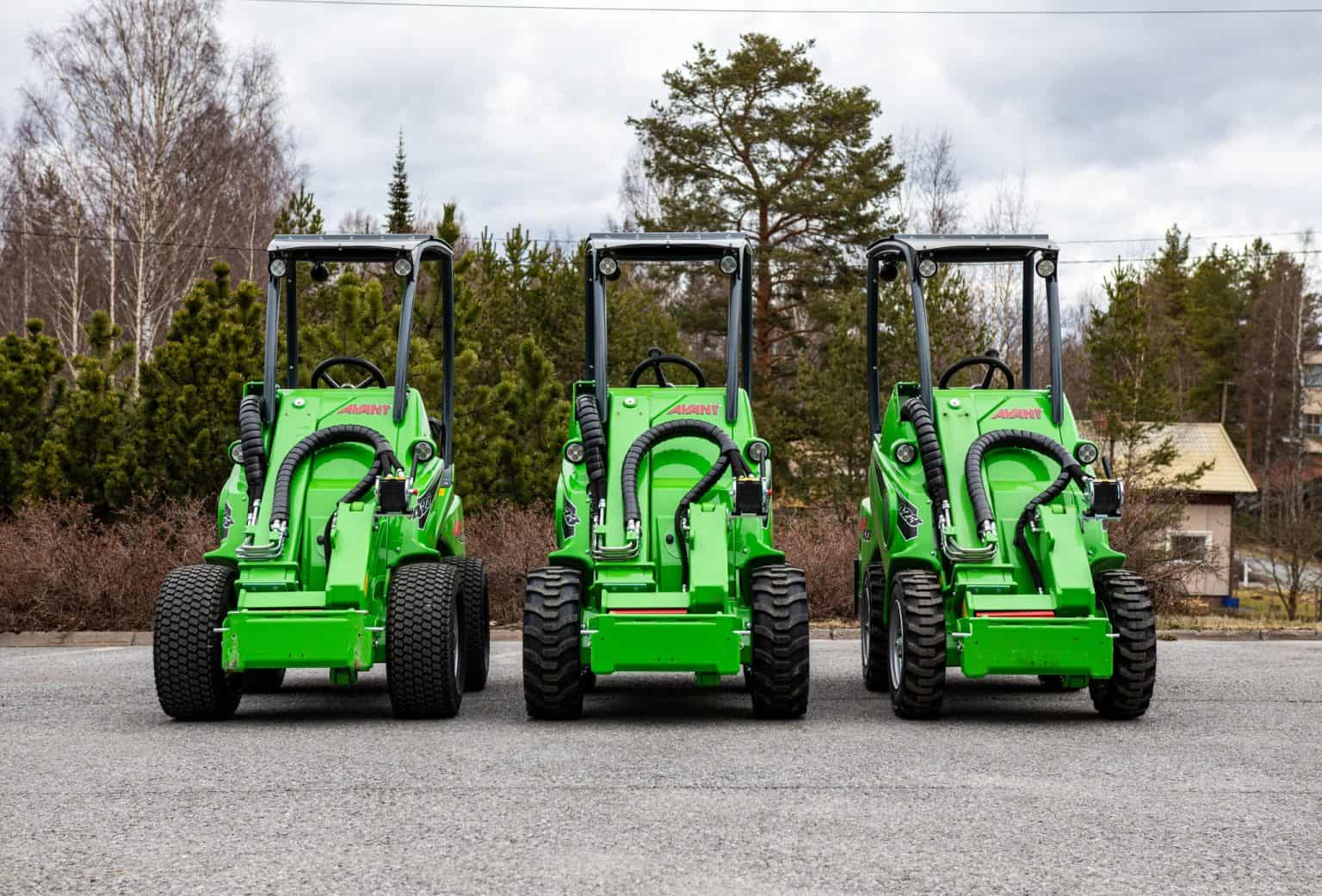 Narrow and Tight Access Loader Avant Compact Mini Loader