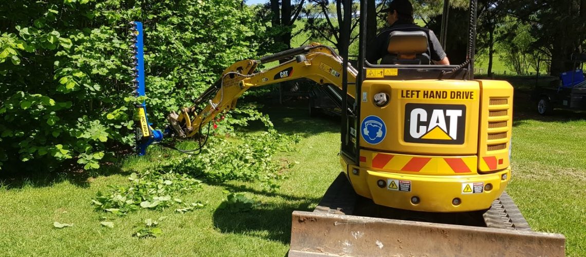 Slanetrac HC180 Hedge Trimmer for excavators. Excavator mounted Hedge Trimmer hedge cutter